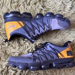 Nike VaporMax Flyknit in Gray and Yellow